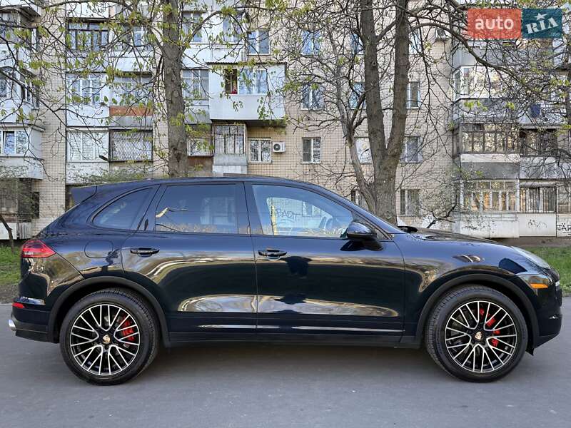 Внедорожник / Кроссовер Porsche Cayenne 2015 в Одессе