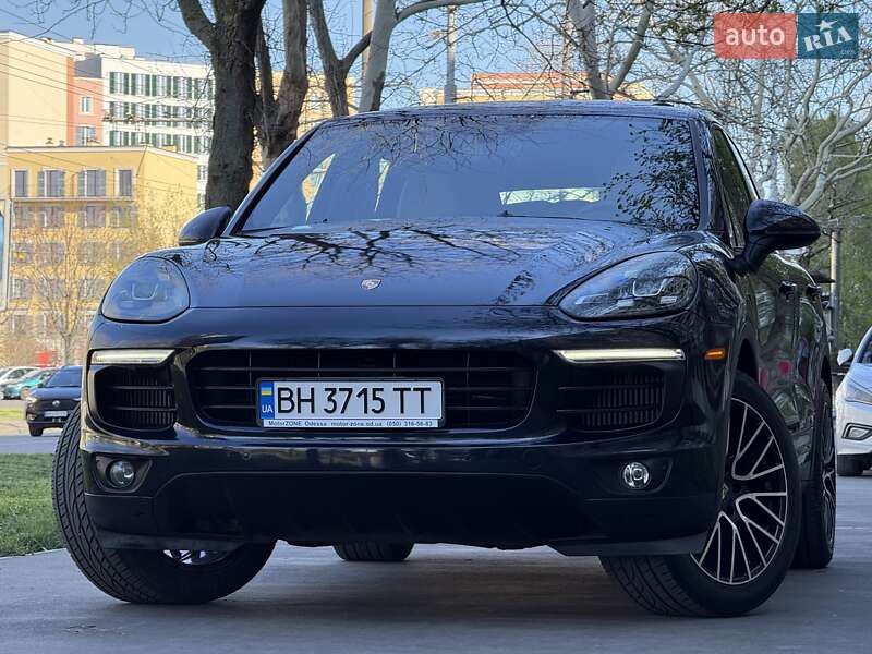 Внедорожник / Кроссовер Porsche Cayenne 2015 в Одессе