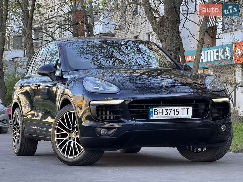 Внедорожник / Кроссовер Porsche Cayenne 2015 в Одессе