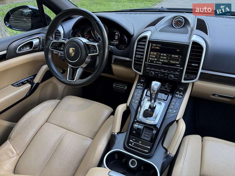 Внедорожник / Кроссовер Porsche Cayenne 2015 в Одессе