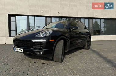 Внедорожник / Кроссовер Porsche Cayenne 2016 в 