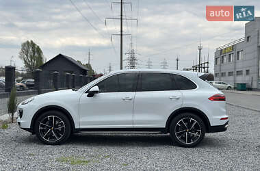 Внедорожник / Кроссовер Porsche Cayenne 2016 в 