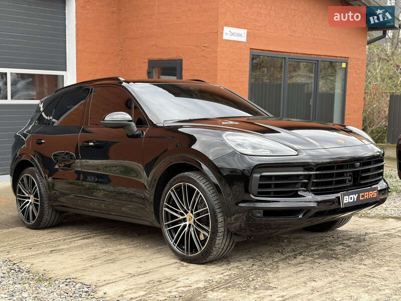 Внедорожник / Кроссовер Porsche Cayenne 2021 в 
