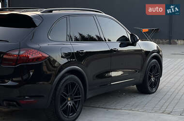 Позашляховик / Кросовер Porsche Cayenne 2012 в 