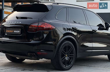 Позашляховик / Кросовер Porsche Cayenne 2012 в 