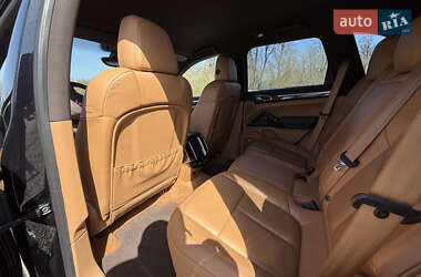 Внедорожник / Кроссовер Porsche Cayenne 2013 в 