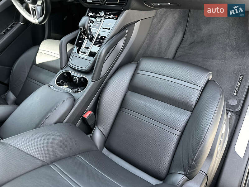 Позашляховик / Кросовер Porsche Cayenne 2019 в Києві