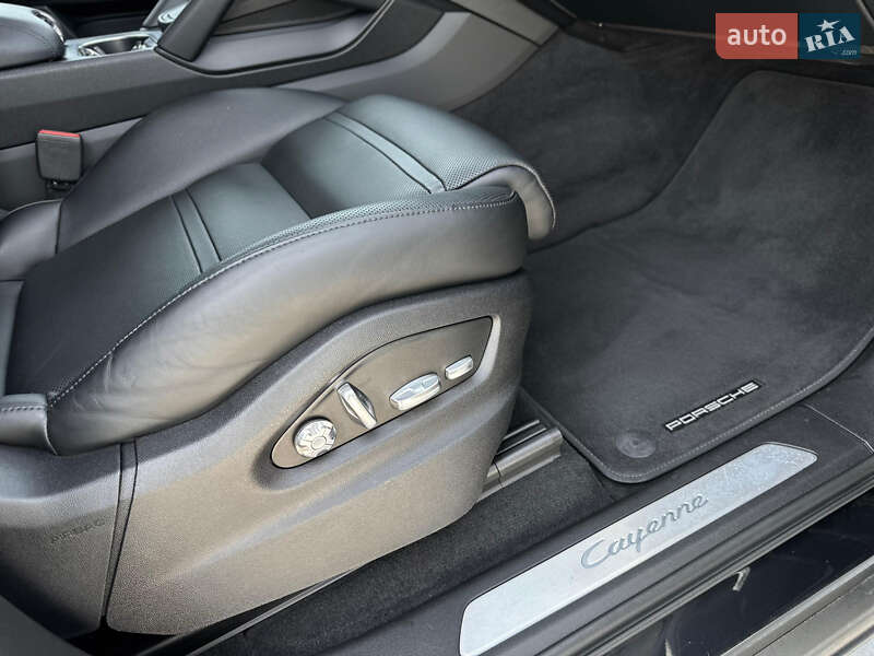 Позашляховик / Кросовер Porsche Cayenne 2019 в Києві