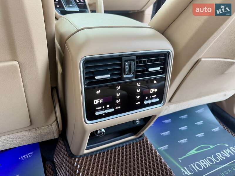 Внедорожник / Кроссовер Porsche Cayenne 2019 в Киеве