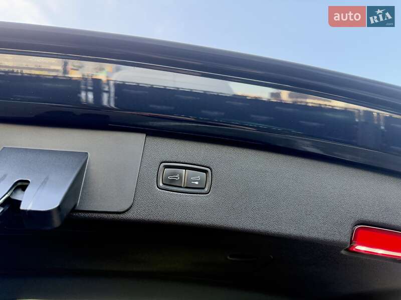 Внедорожник / Кроссовер Porsche Cayenne 2019 в Киеве