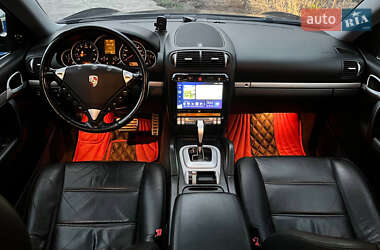 Внедорожник / Кроссовер Porsche Cayenne 2004 в 