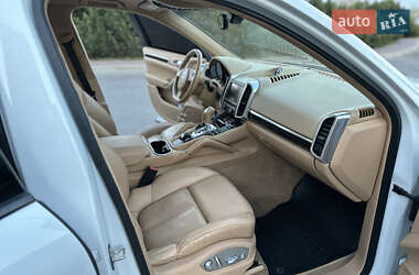 Внедорожник / Кроссовер Porsche Cayenne 2012 в 
