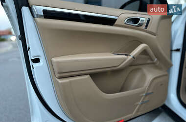 Внедорожник / Кроссовер Porsche Cayenne 2012 в 