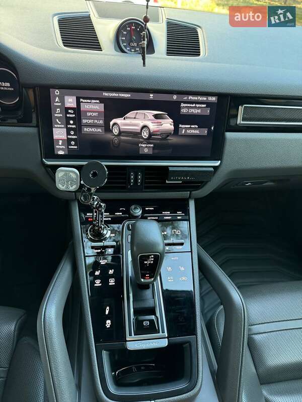 Внедорожник / Кроссовер Porsche Cayenne 2018 в Киеве