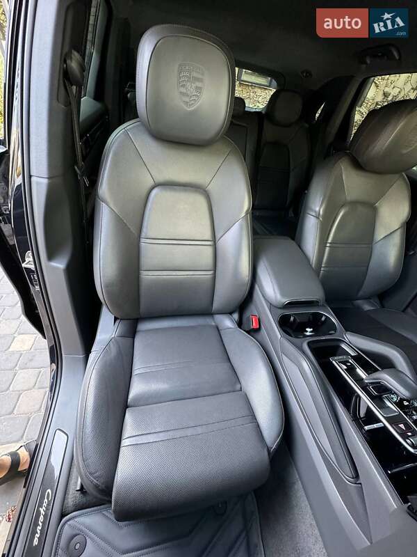 Внедорожник / Кроссовер Porsche Cayenne 2018 в Киеве