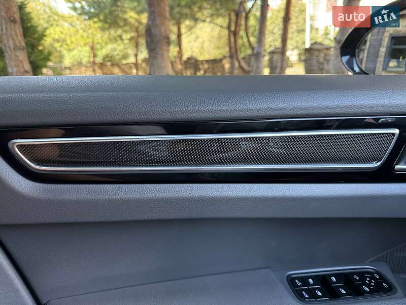 Внедорожник / Кроссовер Porsche Cayenne 2018 в Киеве