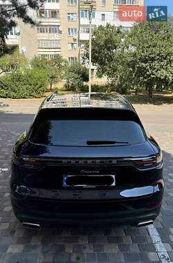 Внедорожник / Кроссовер Porsche Cayenne 2018 в 