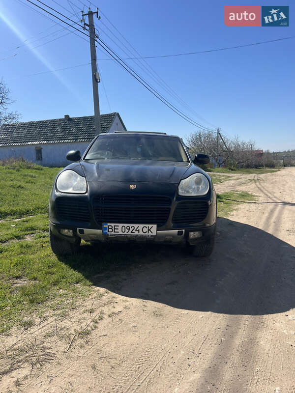 Внедорожник / Кроссовер Porsche Cayenne 2004 в Николаеве