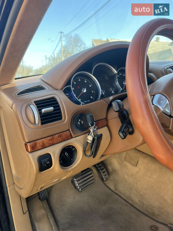 Внедорожник / Кроссовер Porsche Cayenne 2004 в Николаеве