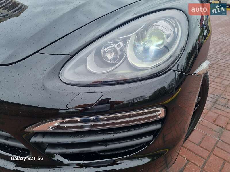 Внедорожник / Кроссовер Porsche Cayenne 2013 в Ровно