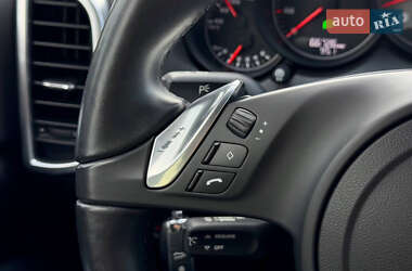 Позашляховик / Кросовер Porsche Cayenne 2012 в 