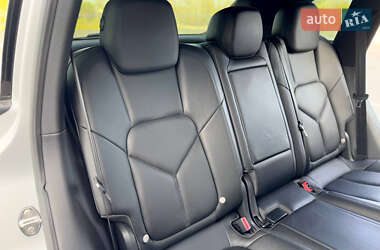 Позашляховик / Кросовер Porsche Cayenne 2012 в 
