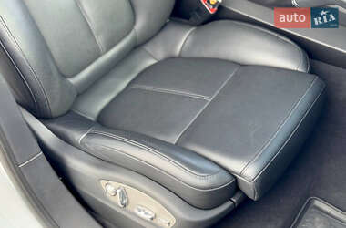 Позашляховик / Кросовер Porsche Cayenne 2012 в 