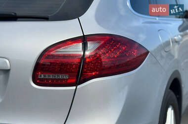 Позашляховик / Кросовер Porsche Cayenne 2012 в 