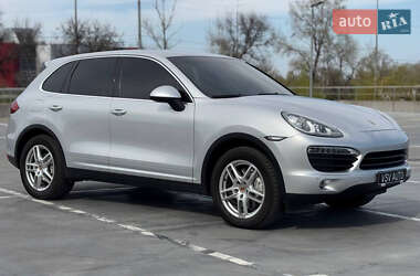 Позашляховик / Кросовер Porsche Cayenne 2012 в 