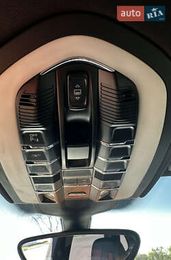 Внедорожник / Кроссовер Porsche Cayenne 2010 в 