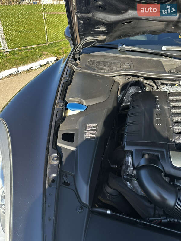 Позашляховик / Кросовер Porsche Cayenne 2010 в Прилуках