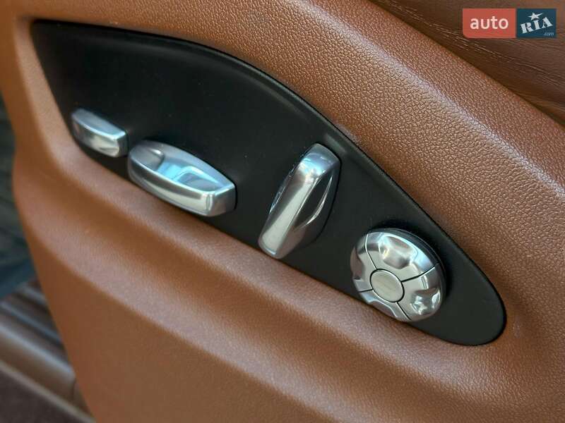 Внедорожник / Кроссовер Porsche Cayenne 2018 в Одессе