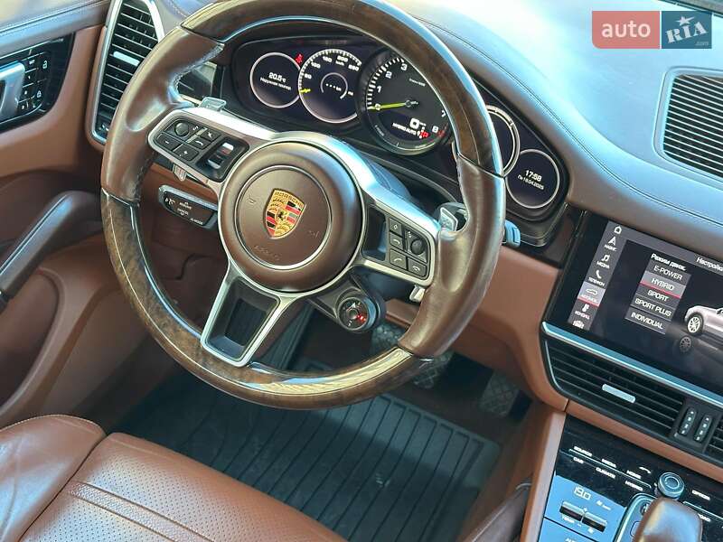 Внедорожник / Кроссовер Porsche Cayenne 2018 в Одессе