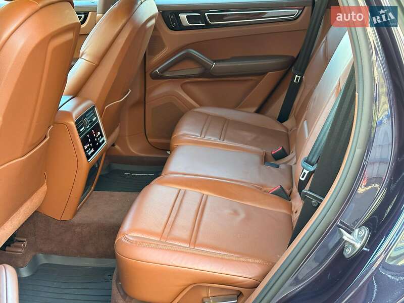 Внедорожник / Кроссовер Porsche Cayenne 2018 в Одессе