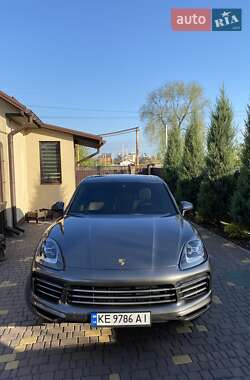Внедорожник / Кроссовер Porsche Cayenne 2019 в 