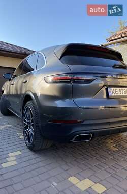 Внедорожник / Кроссовер Porsche Cayenne 2019 в 
