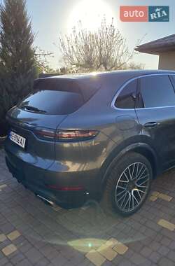 Внедорожник / Кроссовер Porsche Cayenne 2019 в 