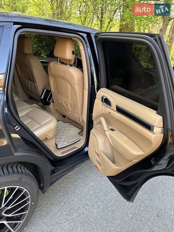 Внедорожник / Кроссовер Porsche Cayenne 2012 в Киеве