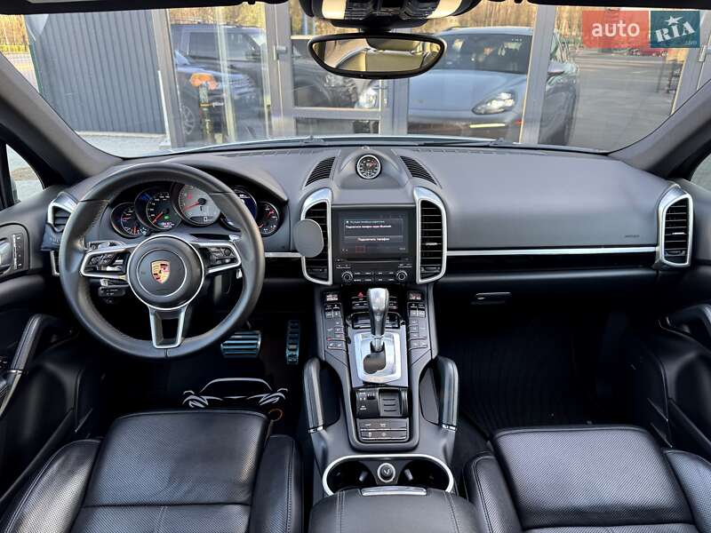 Внедорожник / Кроссовер Porsche Cayenne 2017 в Киеве