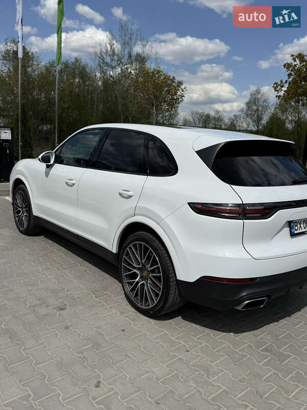 Внедорожник / Кроссовер Porsche Cayenne 2018 в Хмельницком