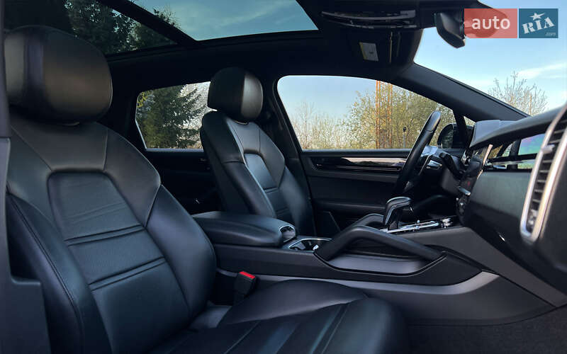 Внедорожник / Кроссовер Porsche Cayenne 2018 в Львове