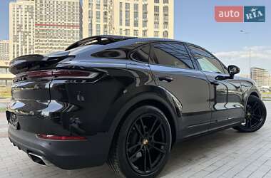 Позашляховик / Кросовер Porsche Cayenne 2024 в 