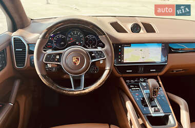 Позашляховик / Кросовер Porsche Cayenne 2022 в 
