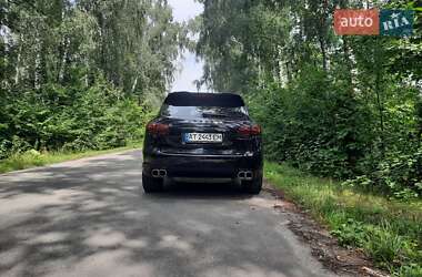 Внедорожник / Кроссовер Porsche Cayenne 2012 в 