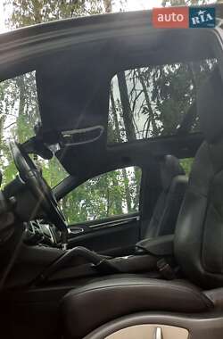 Внедорожник / Кроссовер Porsche Cayenne 2012 в 