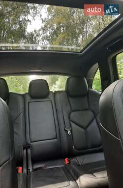 Внедорожник / Кроссовер Porsche Cayenne 2012 в 