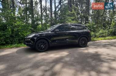 Внедорожник / Кроссовер Porsche Cayenne 2012 в 