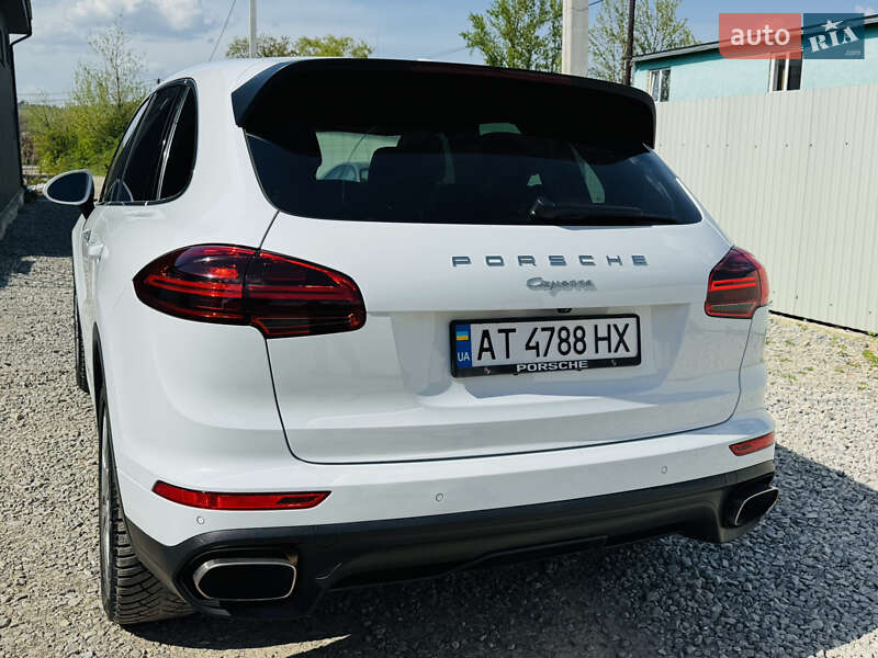 Внедорожник / Кроссовер Porsche Cayenne 2015 в Ивано-Франковске