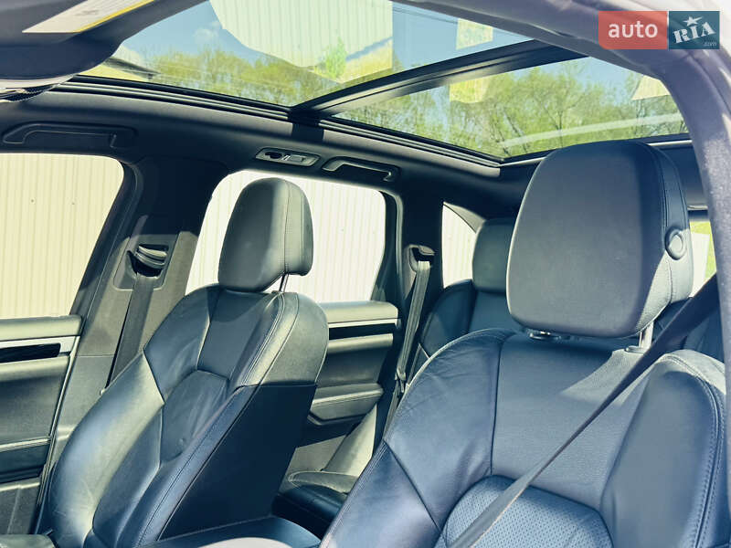 Внедорожник / Кроссовер Porsche Cayenne 2015 в Ивано-Франковске