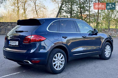 Внедорожник / Кроссовер Porsche Cayenne 2011 в 